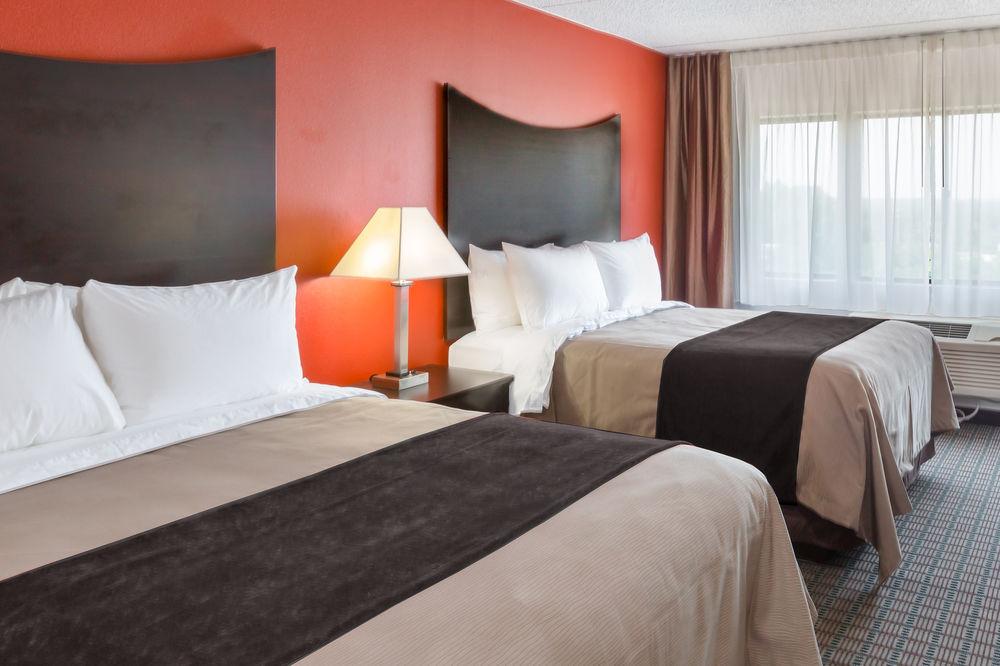 Clarion Hotel & Suites BWI Airport North Brooklyn Park Exterior photo