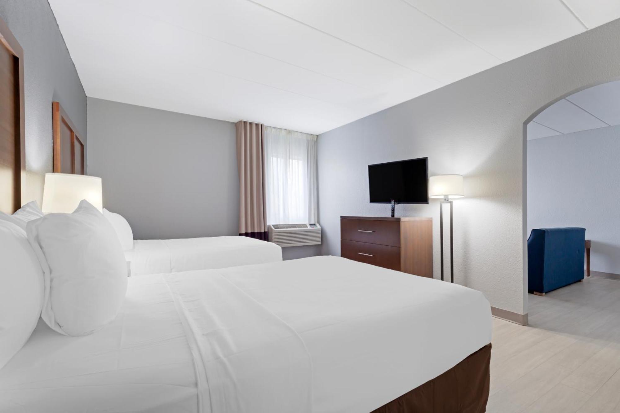 Clarion Hotel & Suites BWI Airport North Brooklyn Park Exterior photo