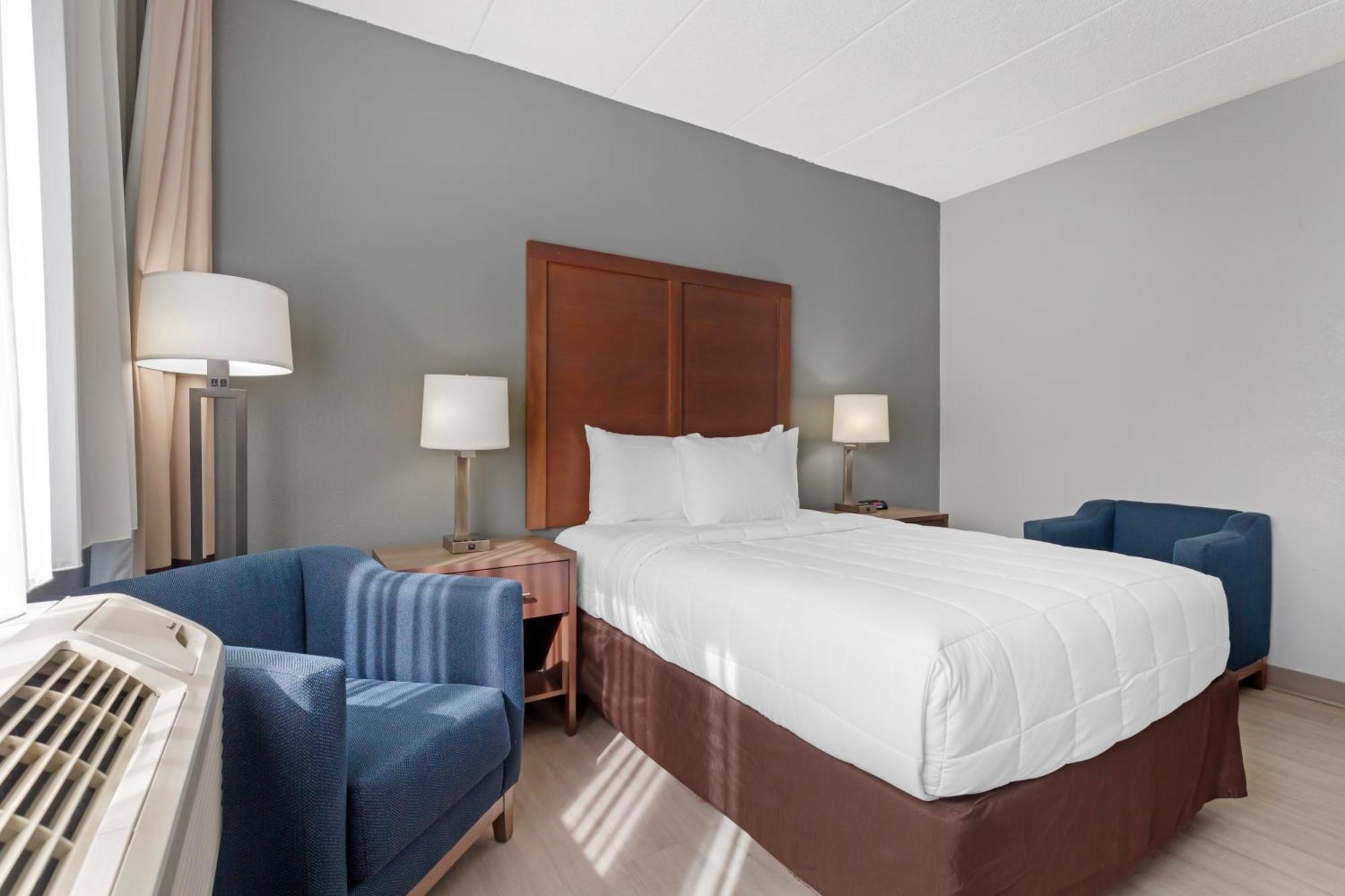 Clarion Hotel & Suites BWI Airport North Brooklyn Park Exterior photo