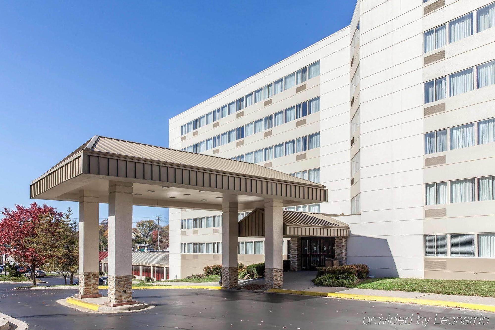 Clarion Hotel & Suites BWI Airport North Brooklyn Park Exterior photo