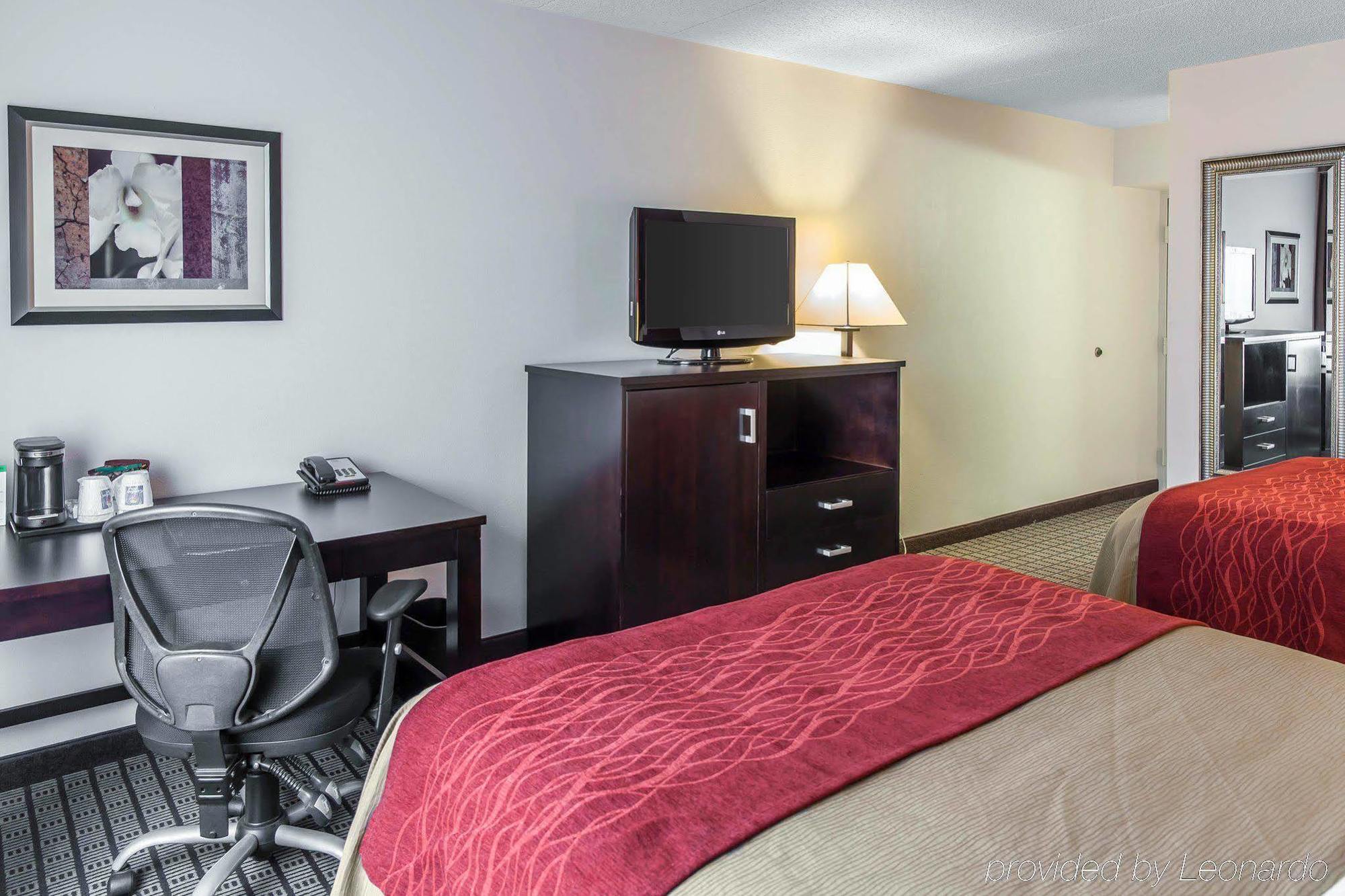 Clarion Hotel & Suites BWI Airport North Brooklyn Park Exterior photo